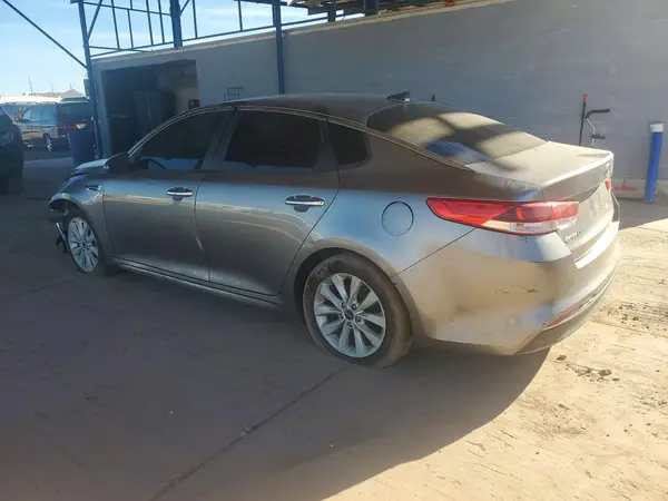 5XXGT4L36JG265752 2018 KIA OPTIMA - Image 2