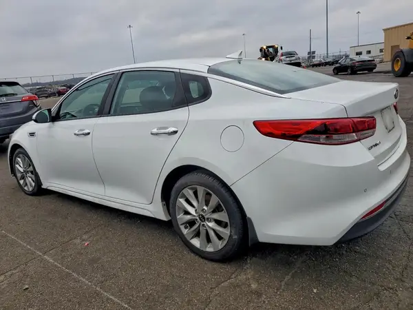 5XXGT4L36JG266092 2018 KIA OPTIMA - Image 2