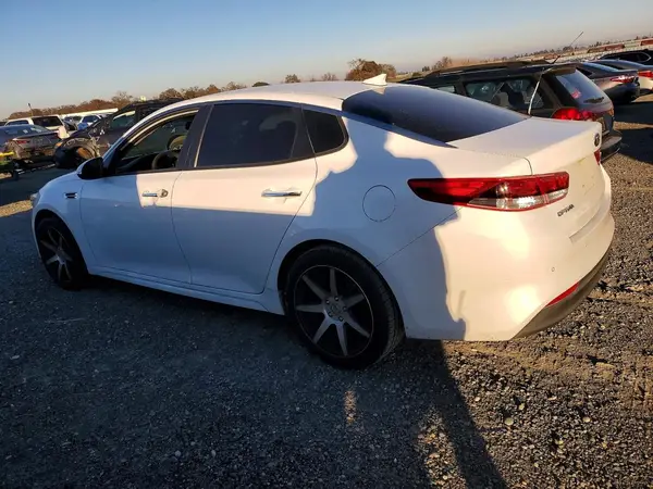 5XXGT4L36JG266304 2018 KIA OPTIMA - Image 2