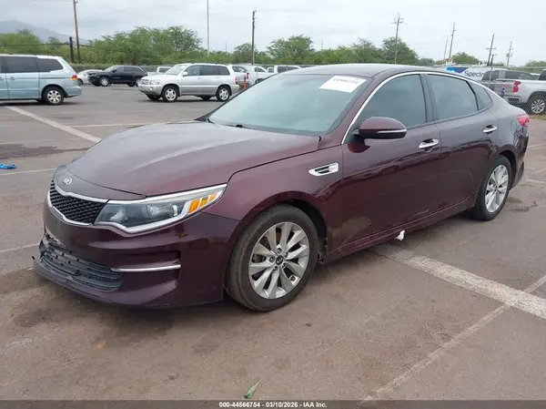 5XXGT4L36JG266352 2018 KIA OPTIMA - Image 2