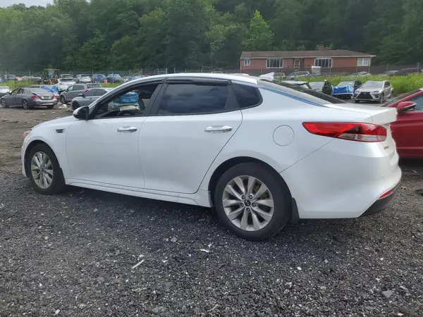 5XXGT4L36JG268165 2018 KIA OPTIMA - Image 2