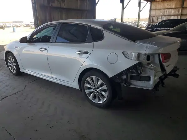 5XXGT4L36JG268389 2018 KIA OPTIMA - Image 2