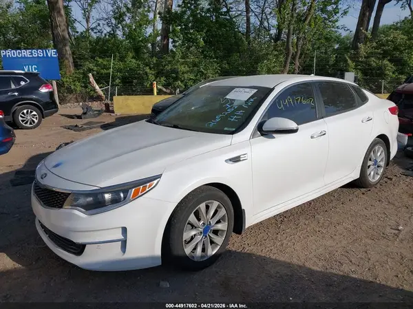 5XXGT4L36JG269252 2018 KIA OPTIMA - Image 2