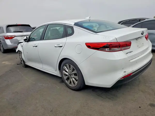 5XXGT4L36JG269283 2018 KIA OPTIMA - Image 2