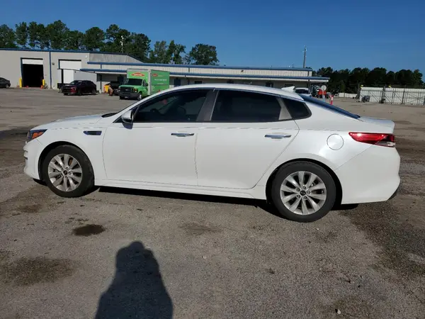 5XXGT4L36JG269459 2018 KIA OPTIMA - Image 2