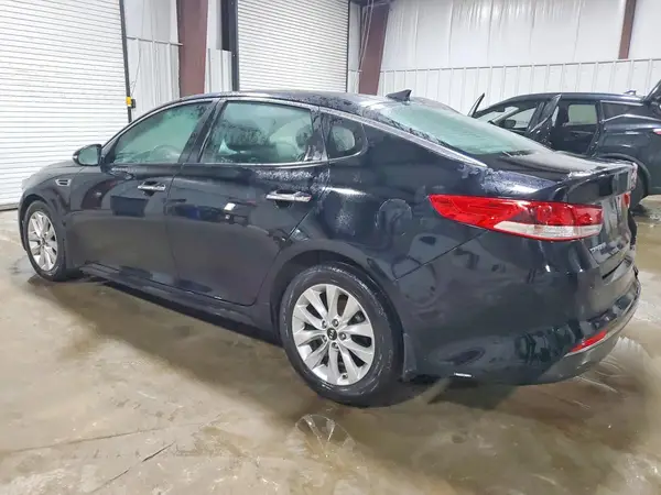 5XXGT4L36JG269865 2018 KIA OPTIMA - Image 2