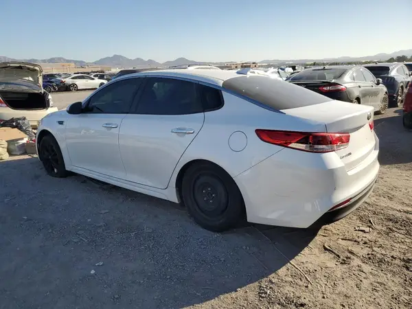 5XXGT4L36JG270997 2018 KIA OPTIMA - Image 2