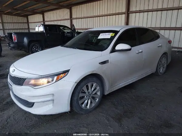 5XXGT4L36JG271003 2018 KIA OPTIMA - Image 2