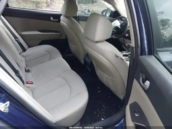 5XXGT4L36JG272748 2018 KIA OPTIMA - Image 8