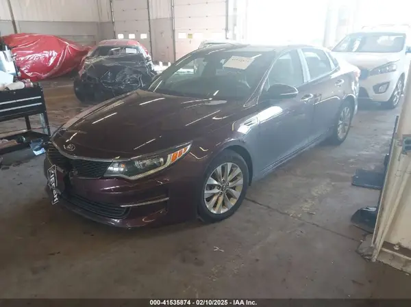 5XXGT4L36JG274564 2018 KIA OPTIMA - Image 2