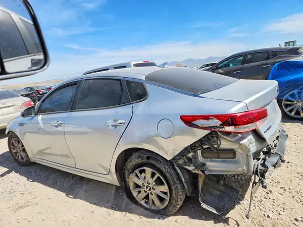 5XXGT4L36KG275134 2019 KIA OPTIMA - Image 2