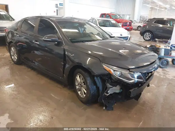 5XXGT4L36KG279541 2019 KIA OPTIMA - Image 1