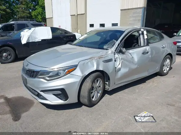 5XXGT4L36KG283413 2019 KIA OPTIMA - Image 2