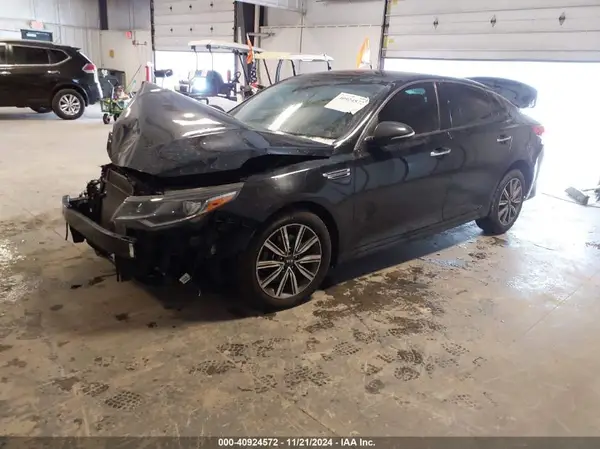 5XXGT4L36KG300520 2019 KIA OPTIMA - Image 2
