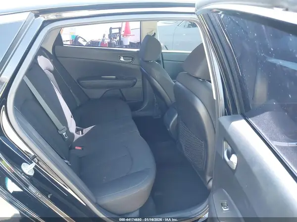 5XXGT4L36KG302199 2019 KIA OPTIMA - Image 8