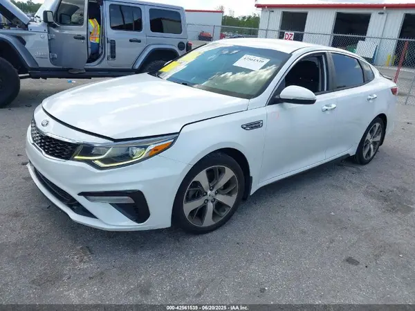 5XXGT4L36KG310304 2019 KIA OPTIMA - Image 2