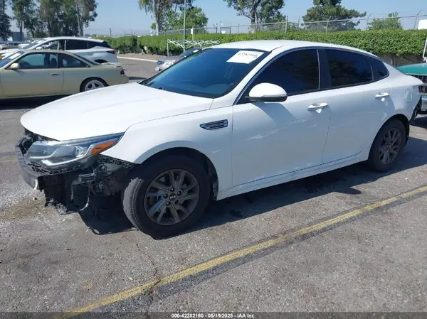 5XXGT4L36KG313302 2019 KIA OPTIMA - Image 2