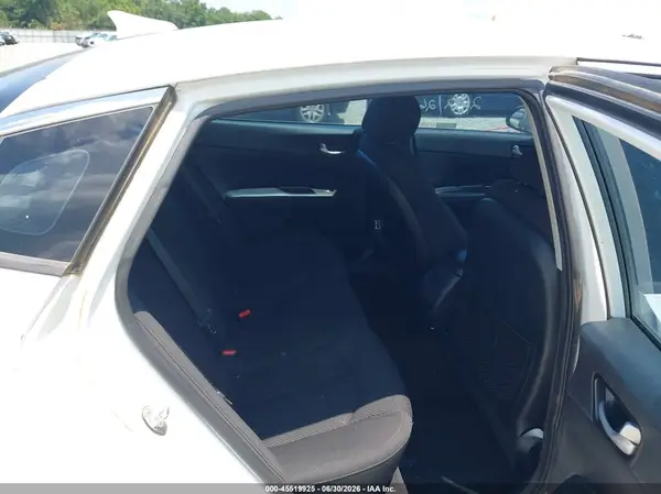 5XXGT4L36KG318595 2019 KIA OPTIMA - Image 8
