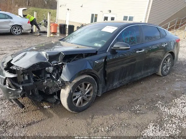 5XXGT4L36KG326826 2019 KIA OPTIMA - Image 2