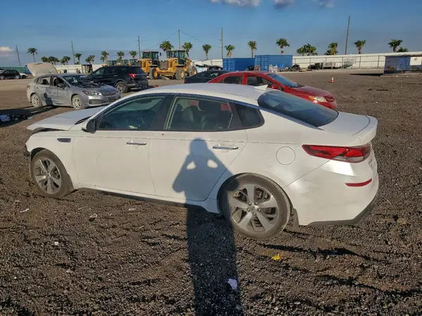 5XXGT4L36KG328219 2019 KIA OPTIMA - Image 2