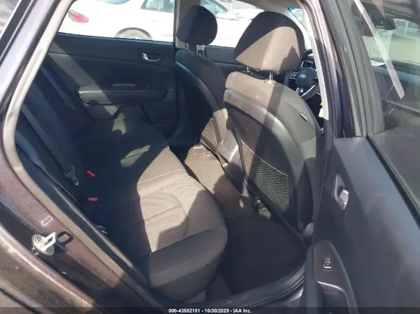 5XXGT4L36KG328981 2019 KIA OPTIMA - Image 8