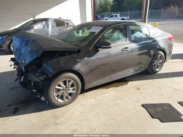 5XXGT4L36KG329841 2019 KIA OPTIMA - Image 2