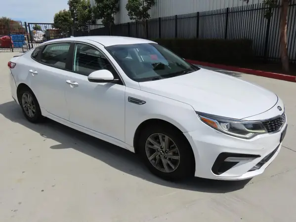 5XXGT4L36KG329998 2019 KIA OPTIMA - Image 1