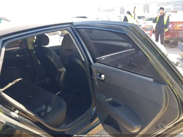 5XXGT4L36KG333307 2019 KIA OPTIMA - Image 8