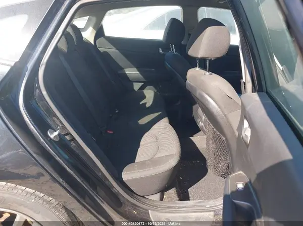 5XXGT4L36KG333338 2019 KIA OPTIMA - Image 8