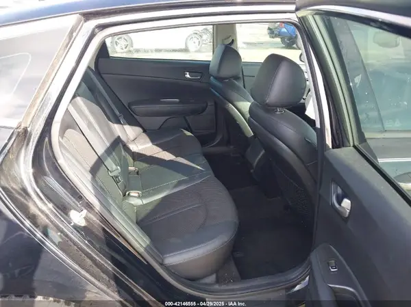 5XXGT4L36KG335090 2019 KIA OPTIMA - Image 8