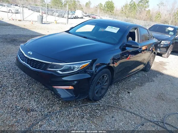 5XXGT4L36KG338975 2019 KIA OPTIMA - Image 2