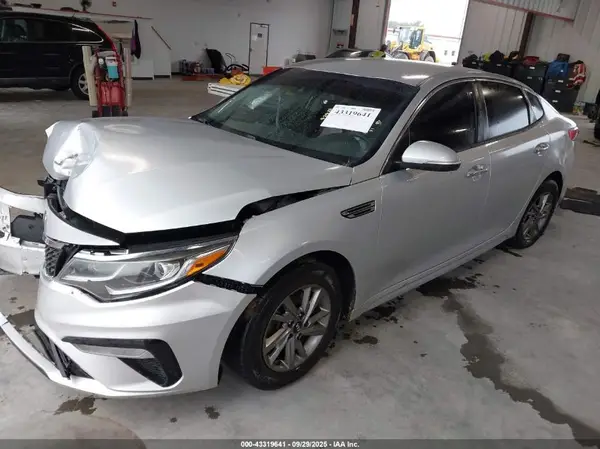 5XXGT4L36KG339575 2019 KIA OPTIMA - Image 2