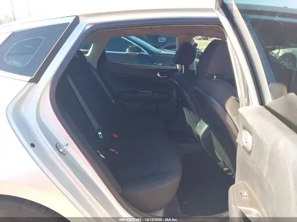 5XXGT4L36KG341455 2019 KIA OPTIMA - Image 8