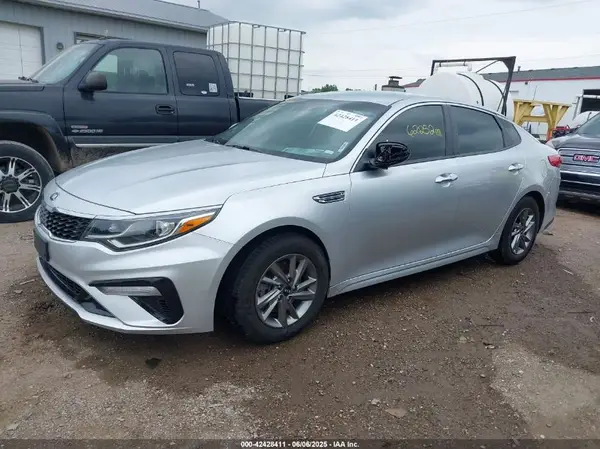5XXGT4L36KG347403 2019 KIA OPTIMA - Image 2