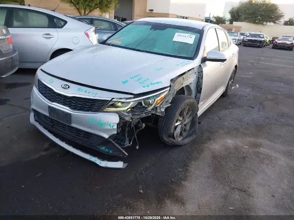 5XXGT4L36KG347658 2019 KIA OPTIMA - Image 2