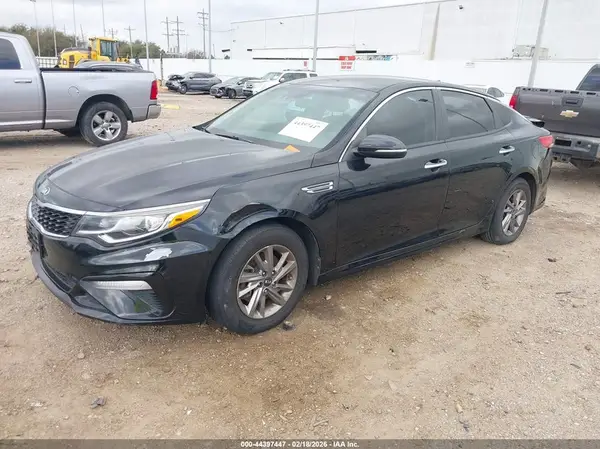 5XXGT4L36KG348275 2019 KIA OPTIMA - Image 2