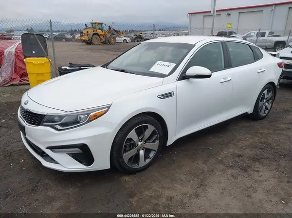5XXGT4L36KG359390 2019 KIA OPTIMA - Image 2