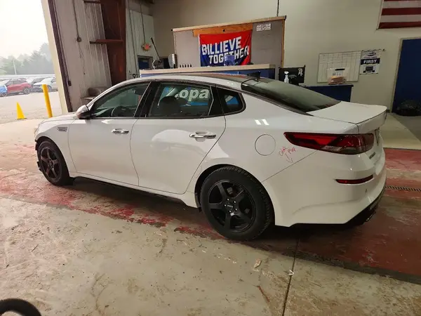 5XXGT4L36KG362645 2019 KIA OPTIMA - Image 2
