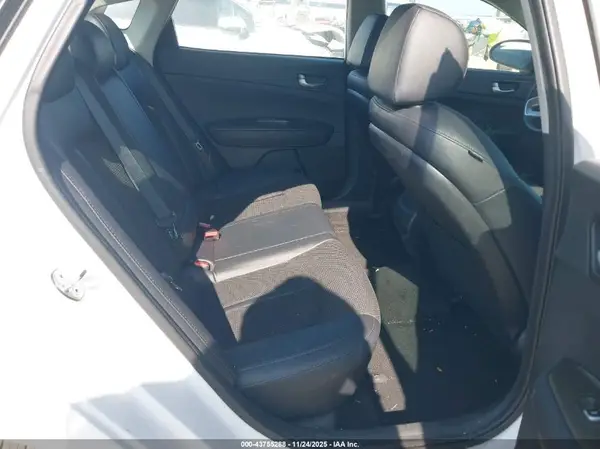 5XXGT4L36KG363942 2019 KIA OPTIMA - Image 8