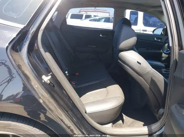 5XXGT4L36KG365724 2019 KIA OPTIMA - Image 8