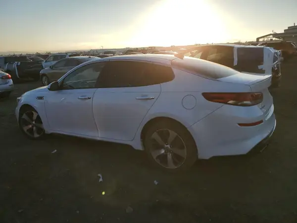 5XXGT4L36KG371359 2019 KIA OPTIMA - Image 2