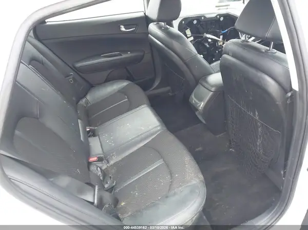 5XXGT4L36KG372284 2019 KIA OPTIMA - Image 8