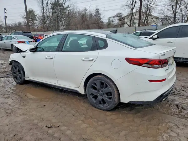 5XXGT4L36KG373077 2019 KIA OPTIMA - Image 2