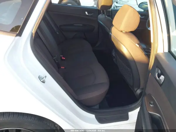 5XXGT4L36KG379820 2019 KIA OPTIMA - Image 8