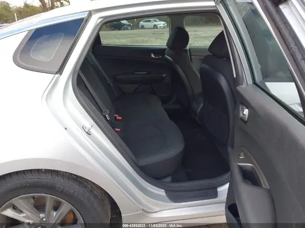 5XXGT4L36LG385988 2020 KIA OPTIMA - Image 8