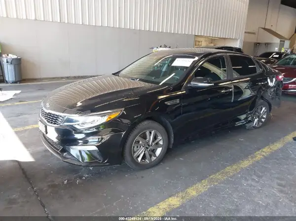 5XXGT4L36LG389068 2020 KIA OPTIMA - Image 2