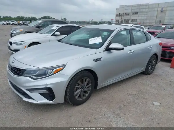 5XXGT4L36LG389815 2020 KIA OPTIMA - Image 2