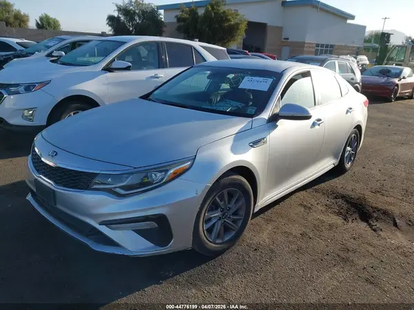 5XXGT4L36LG393668 2020 KIA OPTIMA - Image 2