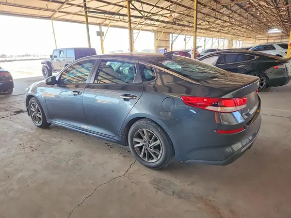 5XXGT4L36LG393850 2020 KIA OPTIMA - Image 2