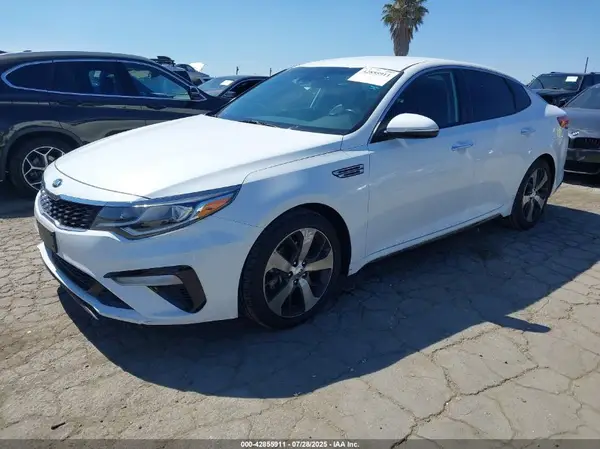 5XXGT4L36LG399504 2020 KIA OPTIMA - Image 2